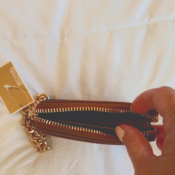 MICHAEL KORS JET SET ZIP AROUND CHAIN CARD CASE NWT - Picture 3 of 5